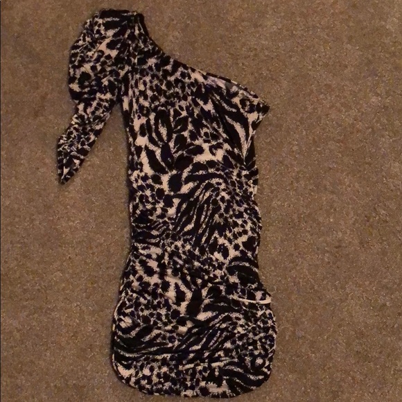 White and black zebra/leopard mix print - Picture 1 of 1